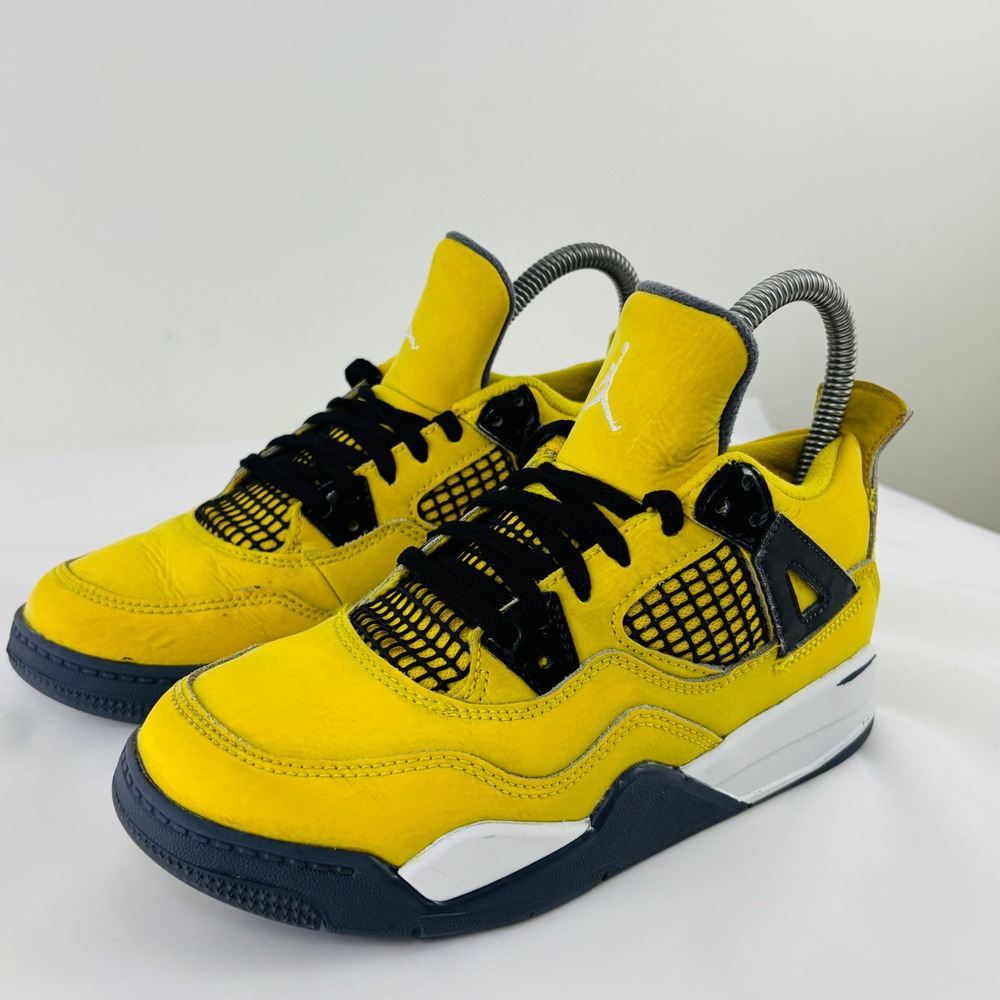 Jordan 4 Retro Lightning 2021 Tour Yellow BQ7669-700 Kids Sneakers Shoes Size 2Y
